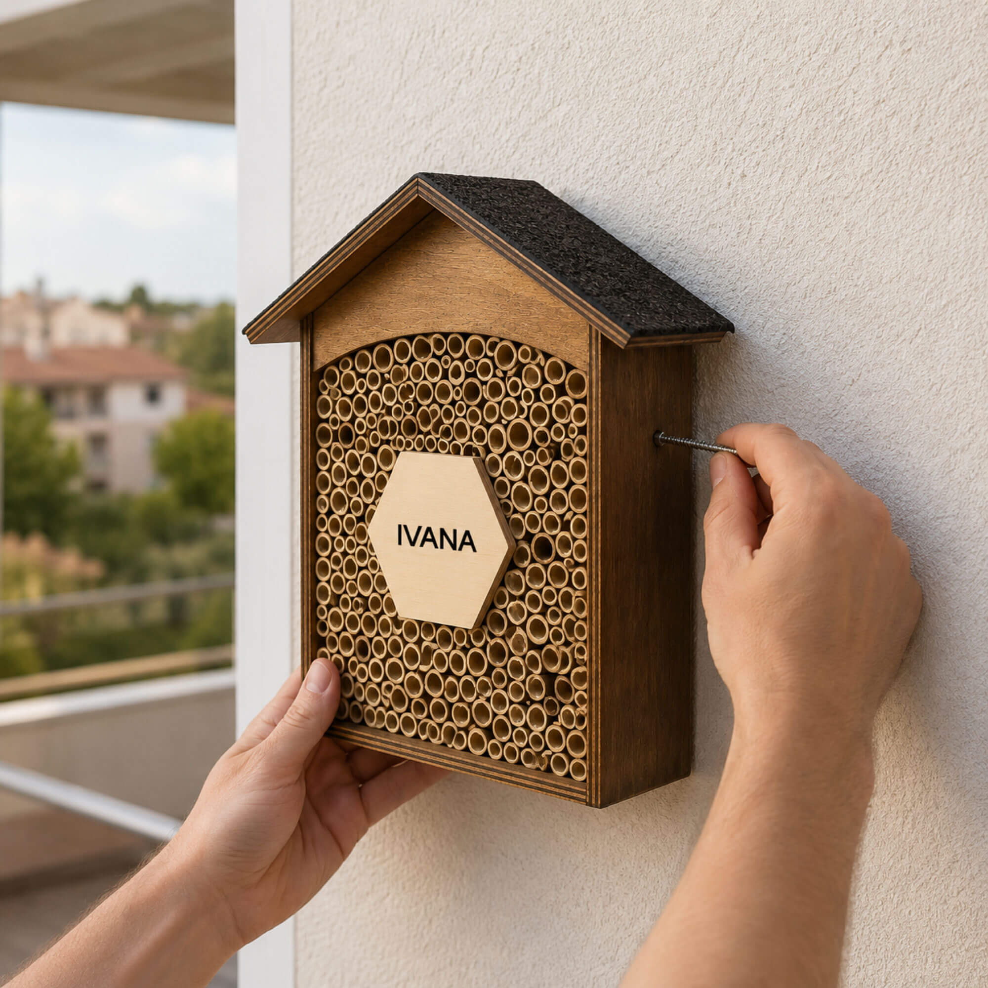 Kleiner Naturheld – Personalisiertes Wildbienenhaus